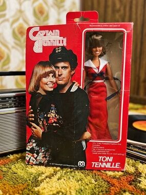 VINTAGE 1977 MEGO 12" TONI TENNILLE Captain & Tennille DOLL 1977